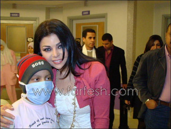 هيفا تزور مستشفى سرطان الأطفال وتبكي!!!    صورة رقم 5