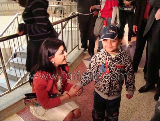 هيفا تزور مستشفى سرطان الأطفال وتبكي!!!    صورة رقم 7