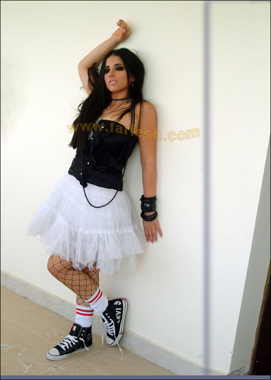 نجمة ستار أكاديمي تعبّر عن نفسها بأكثر من لوك!!  صورة رقم 5 نجمة ستار أكاديمي تعبّر عن نفسها بأكثر من لوك!!  صورة رقم 5