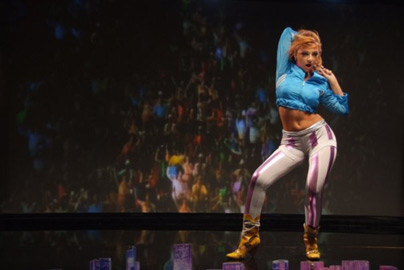 هل كليب ميريام فارس نسخة من كليب شاكيرا؟!!                صورة رقم 13 هل كليب ميريام فارس نسخة من كليب شاكيرا؟!!                صورة رقم 13