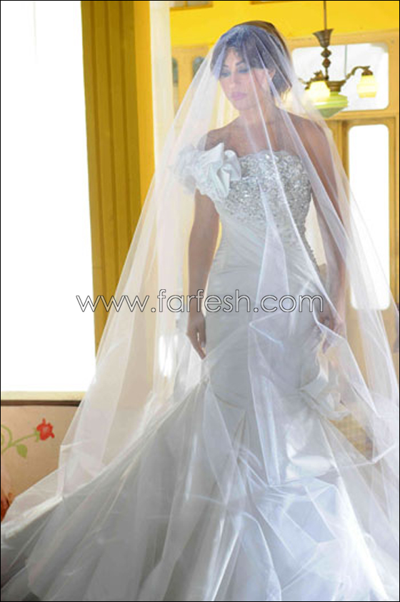 نجوى كرم: الرجل رأس المرأة، لذلك تشعر بالانوثة!!!   صورة رقم 5