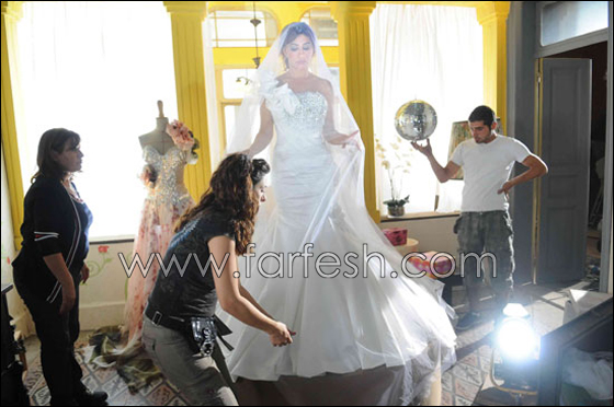 نجوى كرم: الرجل رأس المرأة، لذلك تشعر بالانوثة!!!   صورة رقم 6