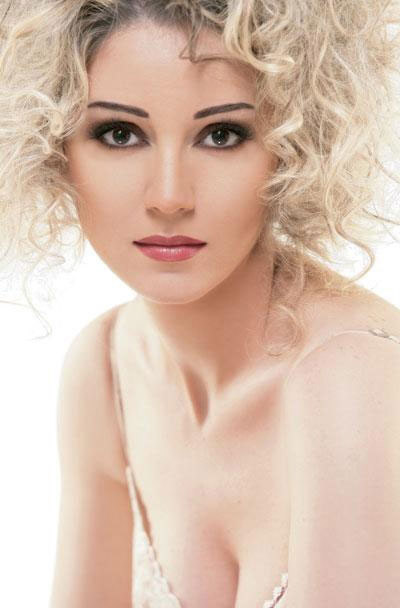 نورا رحال: أرتدي المايوه كالناس فما المشكلة في ذلك؟                صورة رقم 12 نورا رحال: أرتدي المايوه كالناس فما المشكلة في ذلك؟                صورة رقم 12