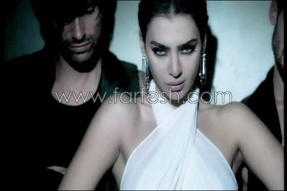 العتبة قزاز.. تعيد قمر إلى أضواء الشهرة والإغراء!!    صورة رقم 9 العتبة قزاز.. تعيد قمر إلى أضواء الشهرة والإغراء!!    صورة رقم 9