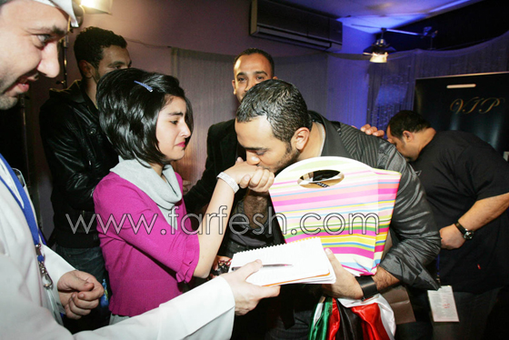 بعيون مسلسلات رصدناهم: نجوم بدائرة الشك والسبب معجبيهم  صورة رقم 3 بعيون مسلسلات رصدناهم: نجوم بدائرة الشك والسبب معجبيهم  صورة رقم 3