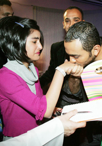 بعيون مسلسلات رصدناهم: نجوم بدائرة الشك والسبب معجبيهم  صورة رقم 1 بعيون مسلسلات رصدناهم: نجوم بدائرة الشك والسبب معجبيهم  صورة رقم 1