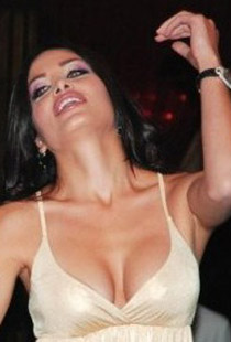 دومنيك حوراني: البيه رومانسي مثير ومغري!!    صورة رقم 3