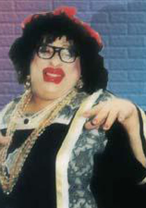 الفنانون يرتدون الزي النسائي!!!! صورة رقم 1