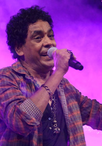 محمد منير يفتح قلبه في حوار جريء لمسلسلات  صورة رقم 1 محمد منير يفتح قلبه في حوار جريء لمسلسلات  صورة رقم 1