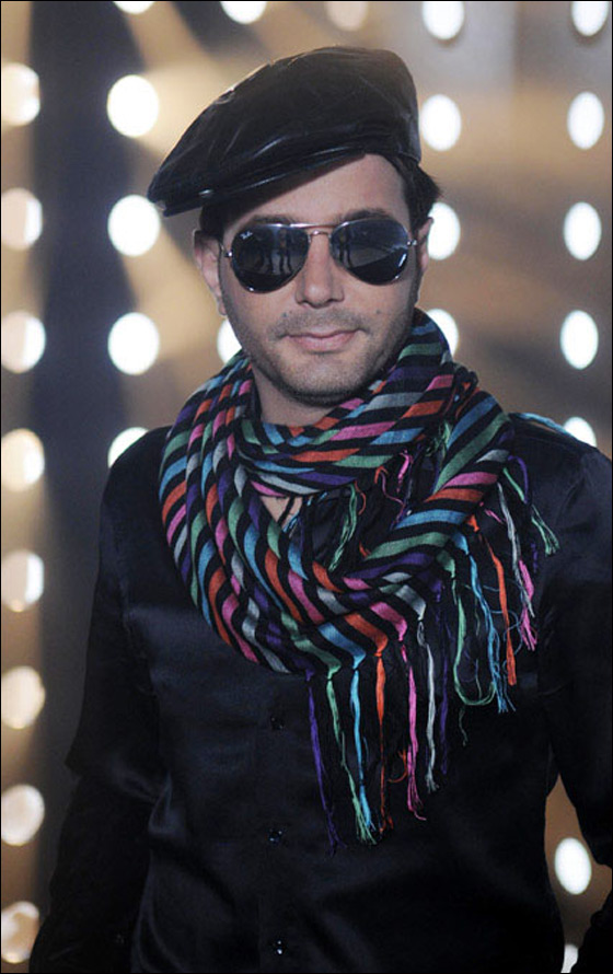 مودي يلغي حفلة عيد الاضحى بسبب مرض والده          صورة رقم 1