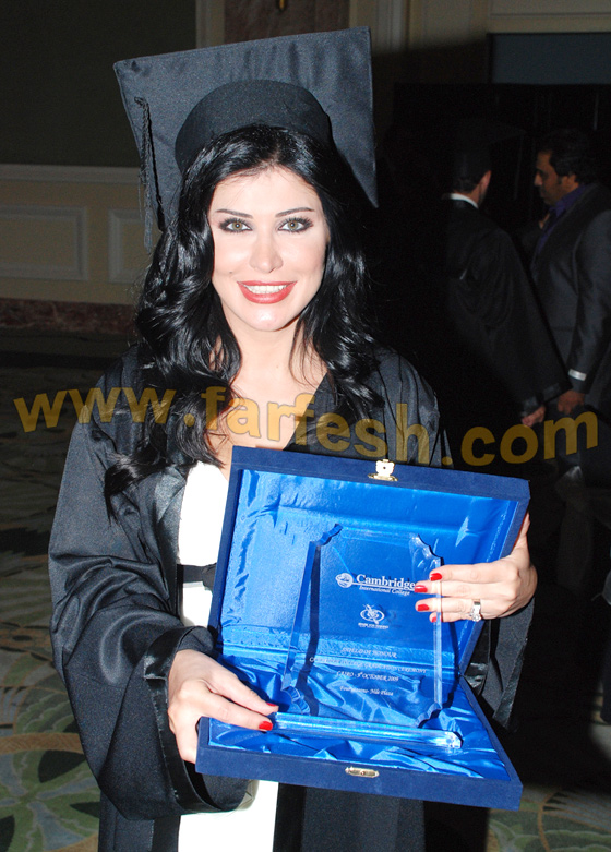 مسلسلات يشارك جامعة كامبريدج حفل تكريم النجوم والنجمات  صورة رقم 6