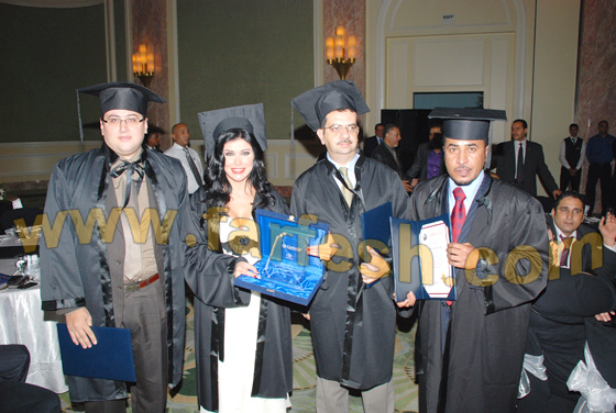 مسلسلات يشارك جامعة كامبريدج حفل تكريم النجوم والنجمات  صورة رقم 7