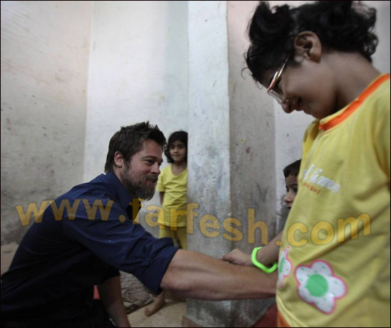 أنجلينا جولي وبراد بيت يرعيان شؤون اللآجئين في سوريا    صورة رقم 2 أنجلينا جولي وبراد بيت يرعيان شؤون اللآجئين في سوريا    صورة رقم 2