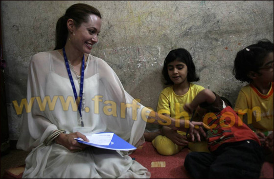 أنجلينا جولي وبراد بيت يرعيان شؤون اللآجئين في سوريا    صورة رقم 8 أنجلينا جولي وبراد بيت يرعيان شؤون اللآجئين في سوريا    صورة رقم 8