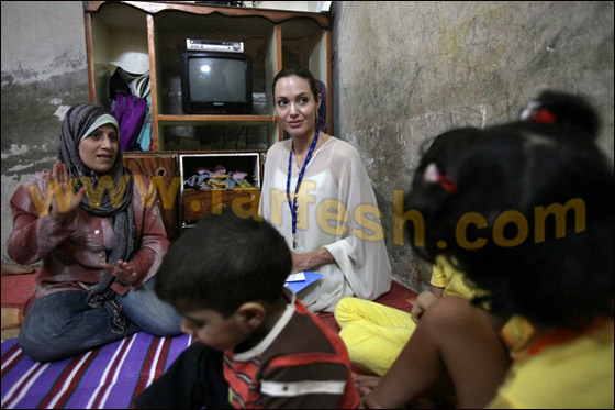 أنجلينا جولي وبراد بيت يرعيان شؤون اللآجئين في سوريا    صورة رقم 5 أنجلينا جولي وبراد بيت يرعيان شؤون اللآجئين في سوريا    صورة رقم 5