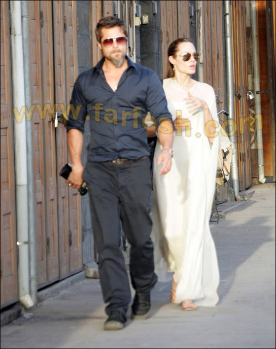 أنجلينا جولي وبراد بيت يرعيان شؤون اللآجئين في سوريا    صورة رقم 3 أنجلينا جولي وبراد بيت يرعيان شؤون اللآجئين في سوريا    صورة رقم 3