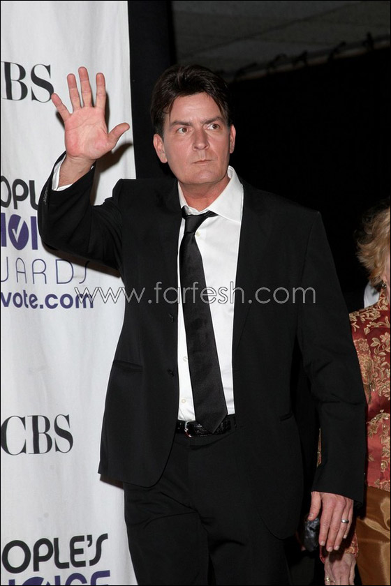 حتّى النجوم يؤذون زوجاتهم.. اعتقال الممثل تشارلي شين!   صورة رقم 1 حتّى النجوم يؤذون زوجاتهم.. اعتقال الممثل تشارلي شين!   صورة رقم 1