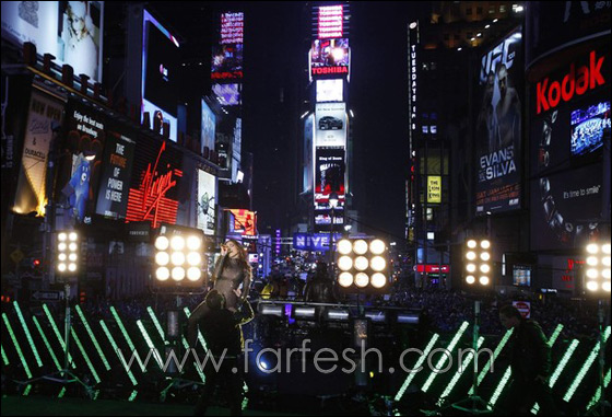 مسلسلات يعرض لكم كيف الهبت لوبيز جمهورها ليلة رأس السنة   صورة رقم 5