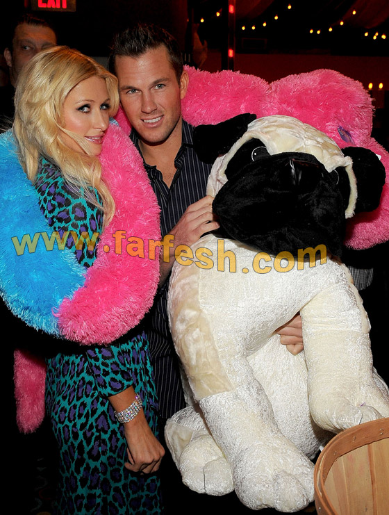 هل تتمنى أن تكون قرد؟ تقبل وتداعب باريس هيلتون!!!  صورة رقم 8 هل تتمنى أن تكون قرد؟ تقبل وتداعب باريس هيلتون!!!  صورة رقم 8