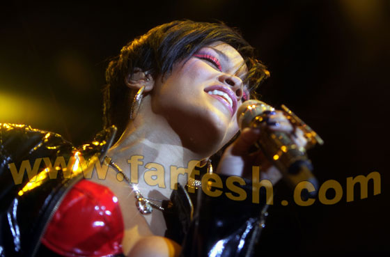 ريهانا تكشف عن جولتها البريطانية !  صورة رقم 12 ريهانا تكشف عن جولتها البريطانية !  صورة رقم 12