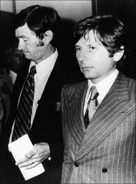 مخرج عالمي اغتصب فتاة عمرها 13 سنة قبل 30 عامًا!!    صورة رقم 4 مخرج عالمي اغتصب فتاة عمرها 13 سنة قبل 30 عامًا!!    صورة رقم 4