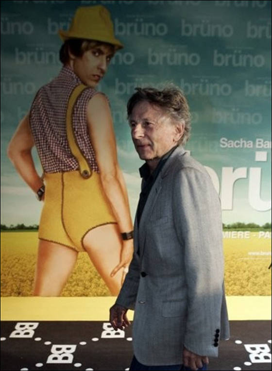 مخرج عالمي اغتصب فتاة عمرها 13 سنة قبل 30 عامًا!!    صورة رقم 7 مخرج عالمي اغتصب فتاة عمرها 13 سنة قبل 30 عامًا!!    صورة رقم 7