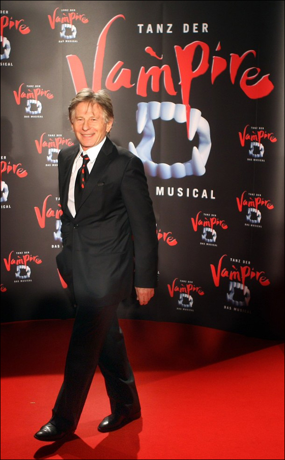 مخرج عالمي اغتصب فتاة عمرها 13 سنة قبل 30 عامًا!!    صورة رقم 9 مخرج عالمي اغتصب فتاة عمرها 13 سنة قبل 30 عامًا!!    صورة رقم 9