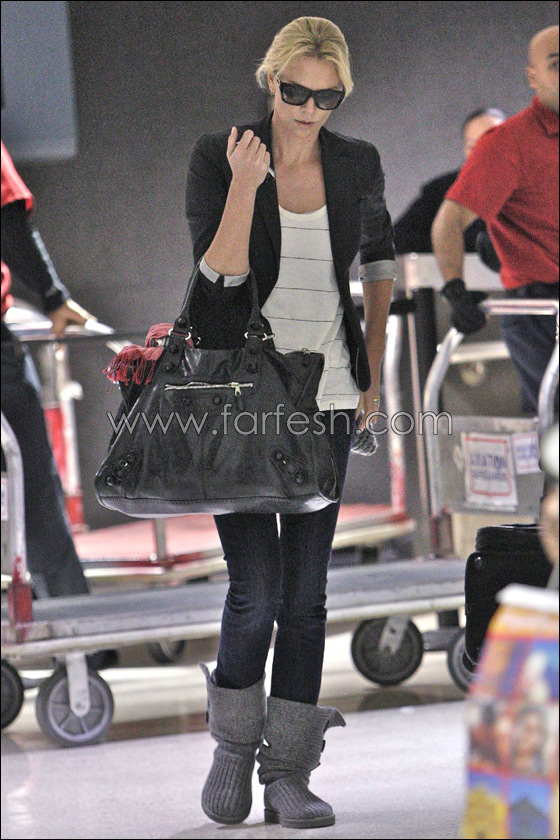 تشارليز ثيرون قلقة جدا من عمرها!!!  صورة رقم 2 تشارليز ثيرون قلقة جدا من عمرها!!!  صورة رقم 2