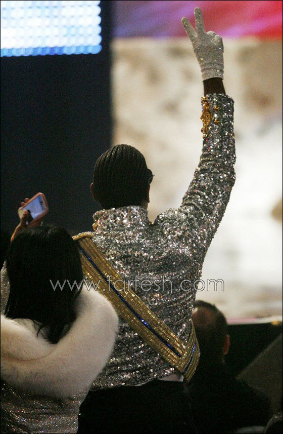 قفاز مايكل جاكسون بـ 420 ألف دولار!!!   صورة رقم 3