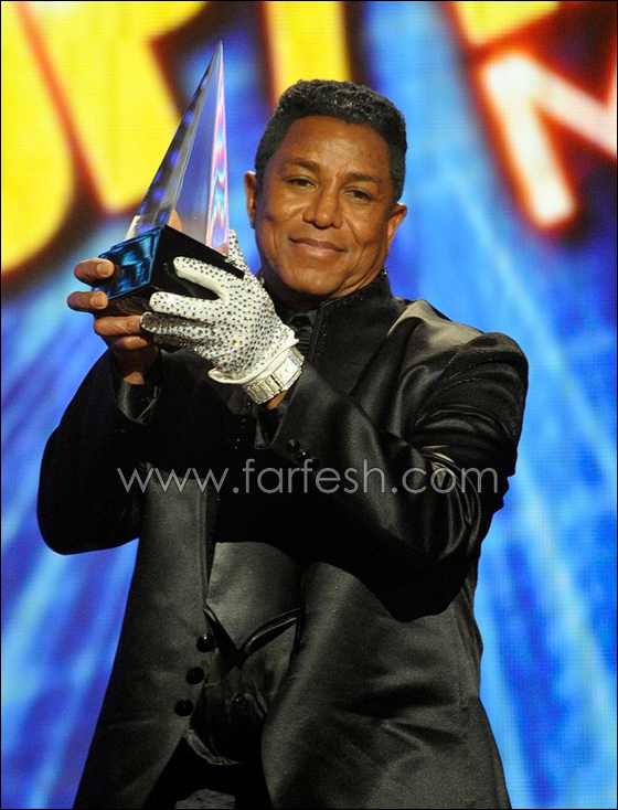 قفاز مايكل جاكسون بـ 420 ألف دولار!!!   صورة رقم 13