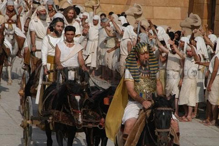 النبيّان يوسف ويعقوب والملك جبريل على التلفزيون!!!!   صورة رقم 26 النبيّان يوسف ويعقوب والملك جبريل على التلفزيون!!!!   صورة رقم 26