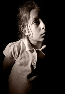 طفلة مشردة وسط الزحام تروى تجربة طلاق أبويها!! صورة رقم 1 طفلة مشردة وسط الزحام تروى تجربة طلاق أبويها!! صورة رقم 1