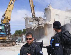 هدم 4 منازل في أحياء القدس العربية صورة رقم 1 هدم 4 منازل في أحياء القدس العربية صورة رقم 1