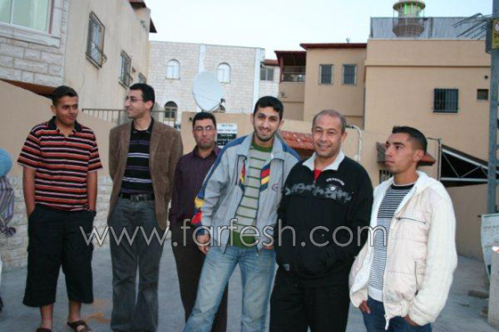 كفركنا تستقبل حجاج بيت الله الحرام بالورود صورة رقم 3 كفركنا تستقبل حجاج بيت الله الحرام بالورود صورة رقم 3