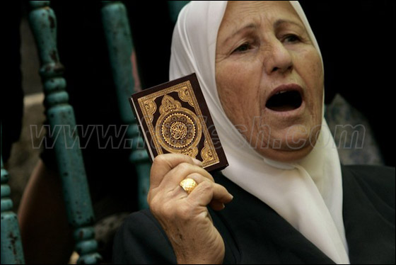 صور من المواجهات وحصار المصلين بالأقصى صورة رقم 20 صور من المواجهات وحصار المصلين بالأقصى صورة رقم 20