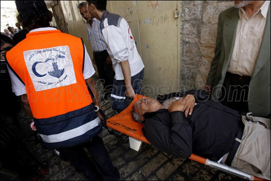 صور من المواجهات وحصار المصلين بالأقصى صورة رقم 30 صور من المواجهات وحصار المصلين بالأقصى صورة رقم 30