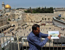 خضوع عبد القادر مسؤول ملف القدس في حركة فتح للتحقيق صورة رقم 1 خضوع عبد القادر مسؤول ملف القدس في حركة فتح للتحقيق صورة رقم 1