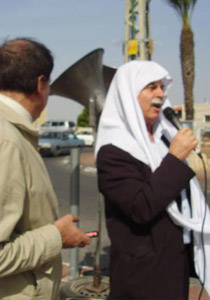 د. عباسي في شفاعمرو: بركة شوكة في حلق العنصريين صورة رقم 1 د. عباسي في شفاعمرو: بركة شوكة في حلق العنصريين صورة رقم 1
