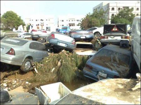 إرتفاع ضحايا الفيضانات في السعودية الى 103 قتيل صورة رقم 5 إرتفاع ضحايا الفيضانات في السعودية الى 103 قتيل صورة رقم 5