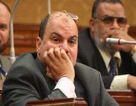 الاسعاف يعاكس نائب في البرلمان المصري صورة رقم 1 الاسعاف يعاكس نائب في البرلمان المصري صورة رقم 1