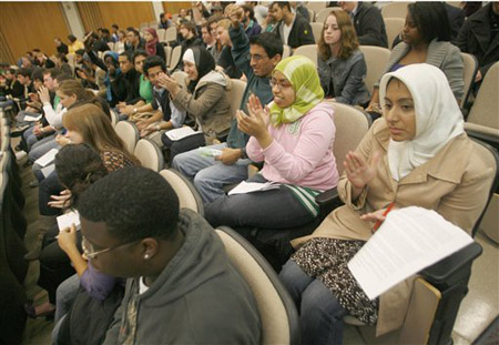 موجة إحتجاج بعد هجوم فيلدرز على الإسلام والقرآن الكريم صورة رقم 3 موجة إحتجاج بعد هجوم فيلدرز على الإسلام والقرآن الكريم صورة رقم 3