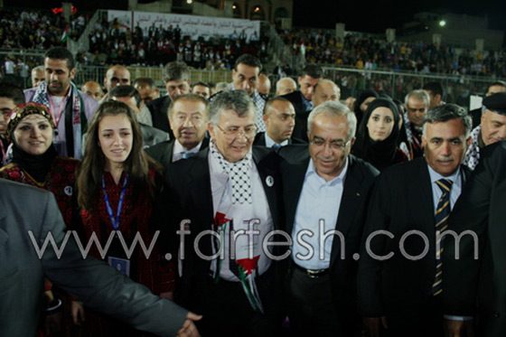 اكبر ثوب في العالم، وهو ثوب فلسطيني، دخل موسعة غينس  صورة رقم 3