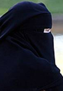 رفض تزويج الجدة الخمسينية إلا إذا وعدت بان يكون الزواج الاخير! صورة رقم 1
