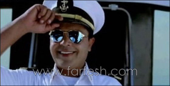 مهاجمة محمد هنيدي لاستحمامه مع 