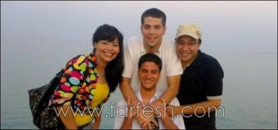 مهاجمة محمد هنيدي لاستحمامه مع 