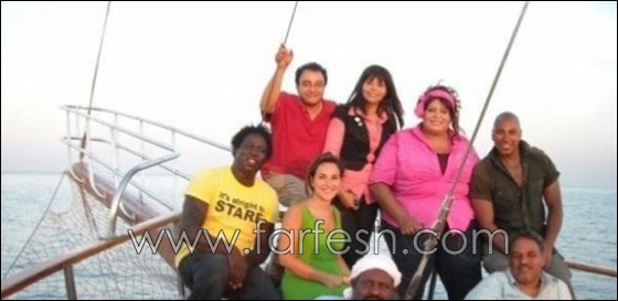 مهاجمة محمد هنيدي لاستحمامه مع 