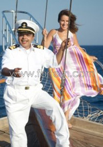 مهاجمة محمد هنيدي لاستحمامه مع 