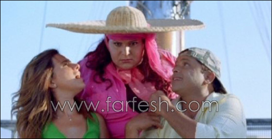 مهاجمة محمد هنيدي لاستحمامه مع 