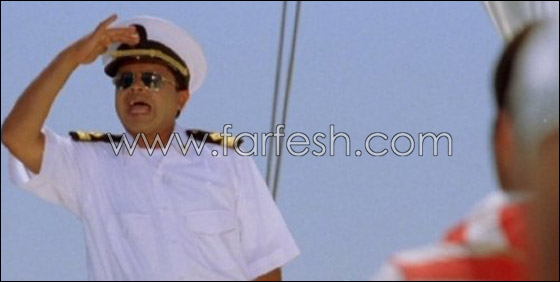 مهاجمة محمد هنيدي لاستحمامه مع 