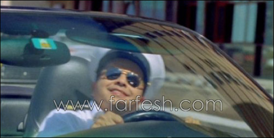 مهاجمة محمد هنيدي لاستحمامه مع 